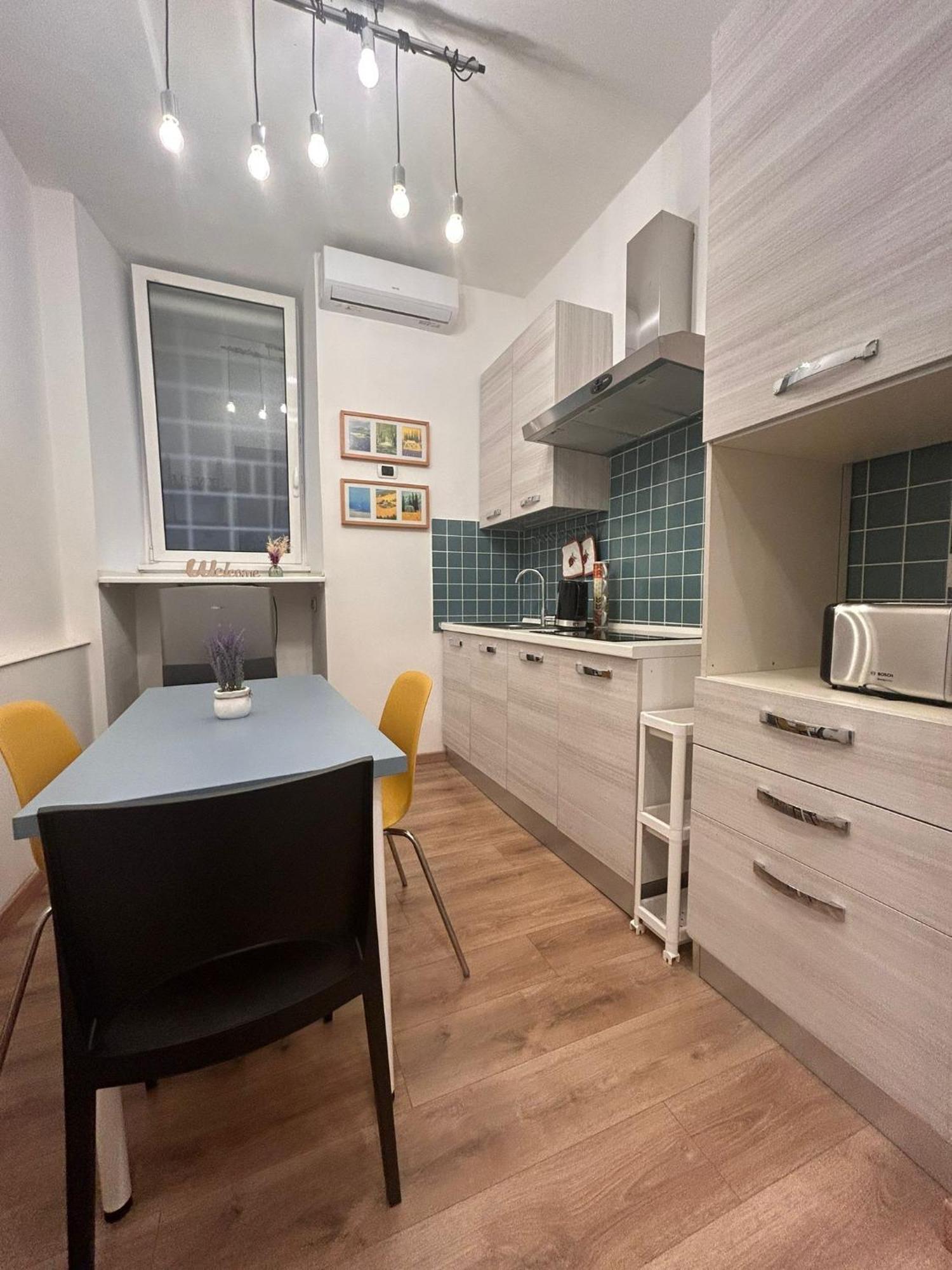Step By Apartment *